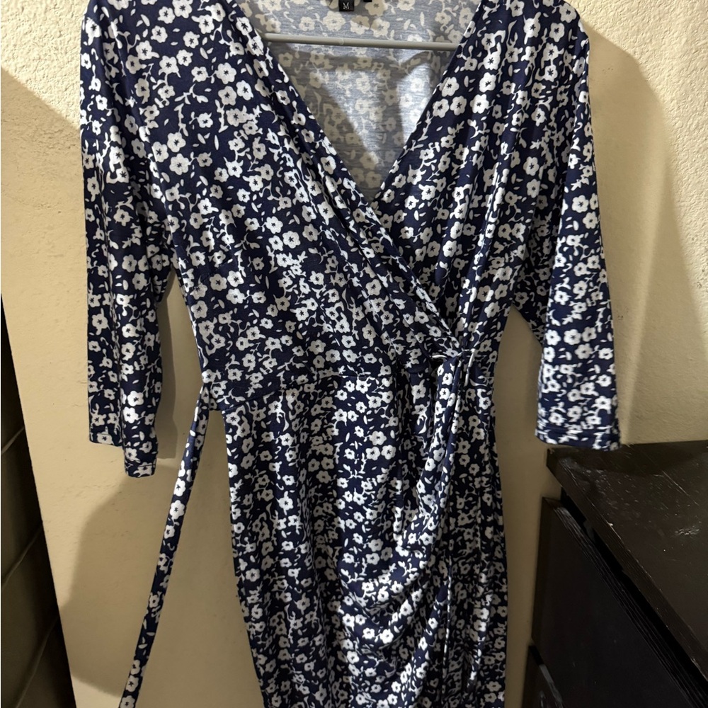 Chic Navy Floral Wrap Dress